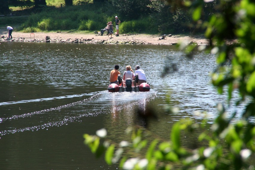 Navigation sur le canal au niveau de St Gelven